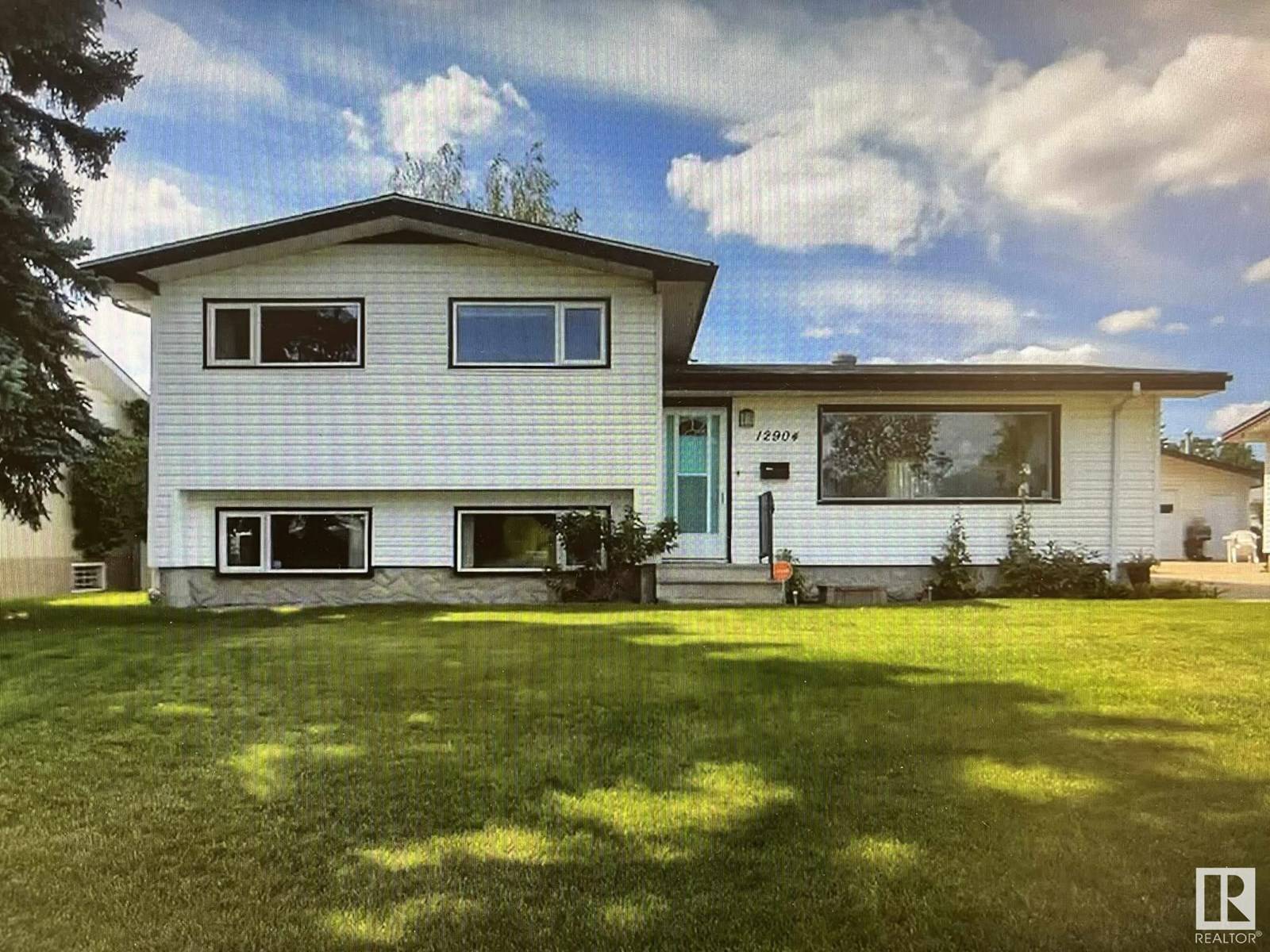 12904 95 ST NW, Edmonton, AB T5E3Y1