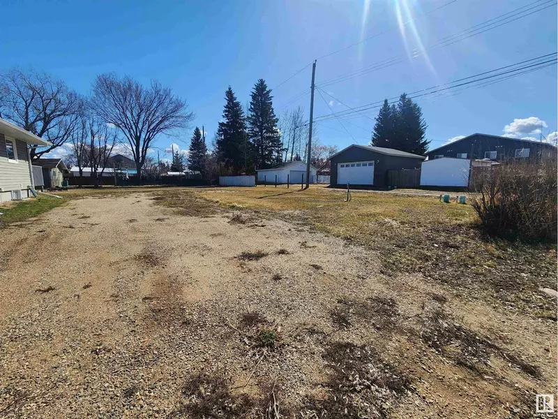 5007 58 ST, Cold Lake, AB T9M1S5