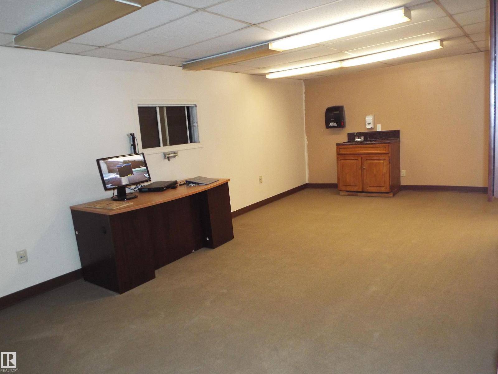 Leduc, AB T9E7B7,5904 44A ST