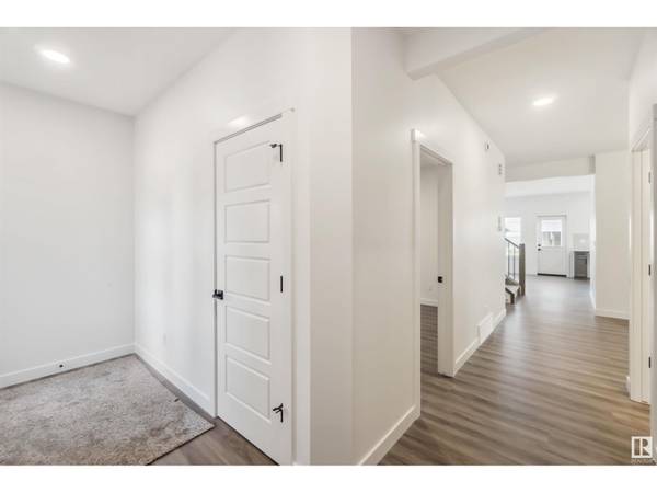 Edmonton, AB T6T1H9,1612 11 AV NW