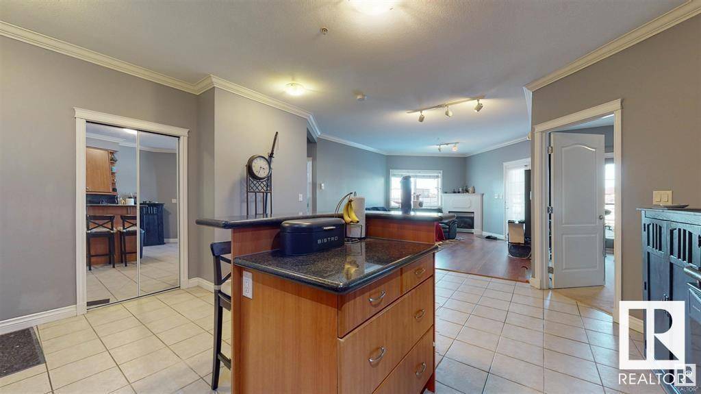 Edmonton, AB T6E6V7,#307 10116 80 AV NW