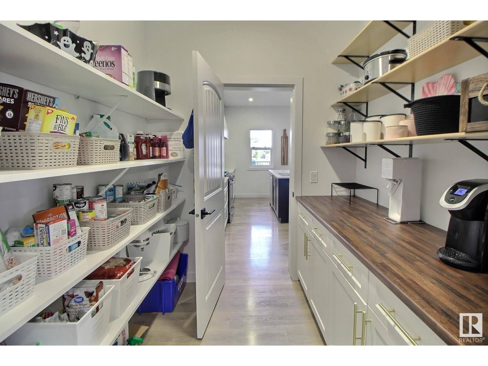 Edmonton, AB T6W5A4,3131 169 ST SW SW
