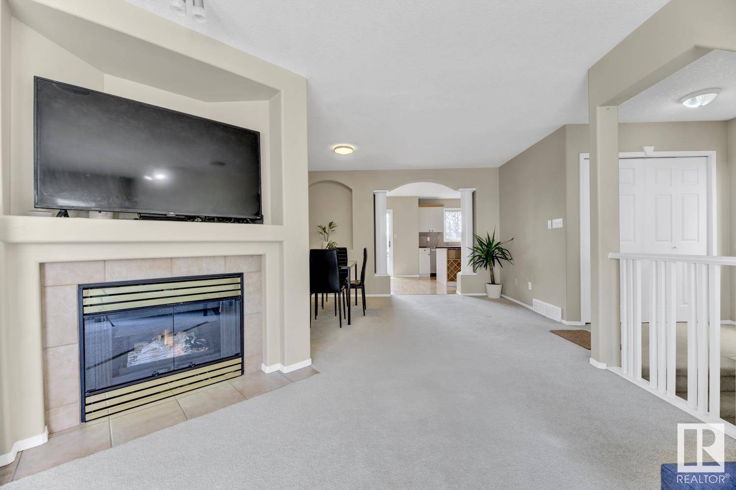 #18 1237 CARTER CREST RD NW, Edmonton, AB T6R2R2