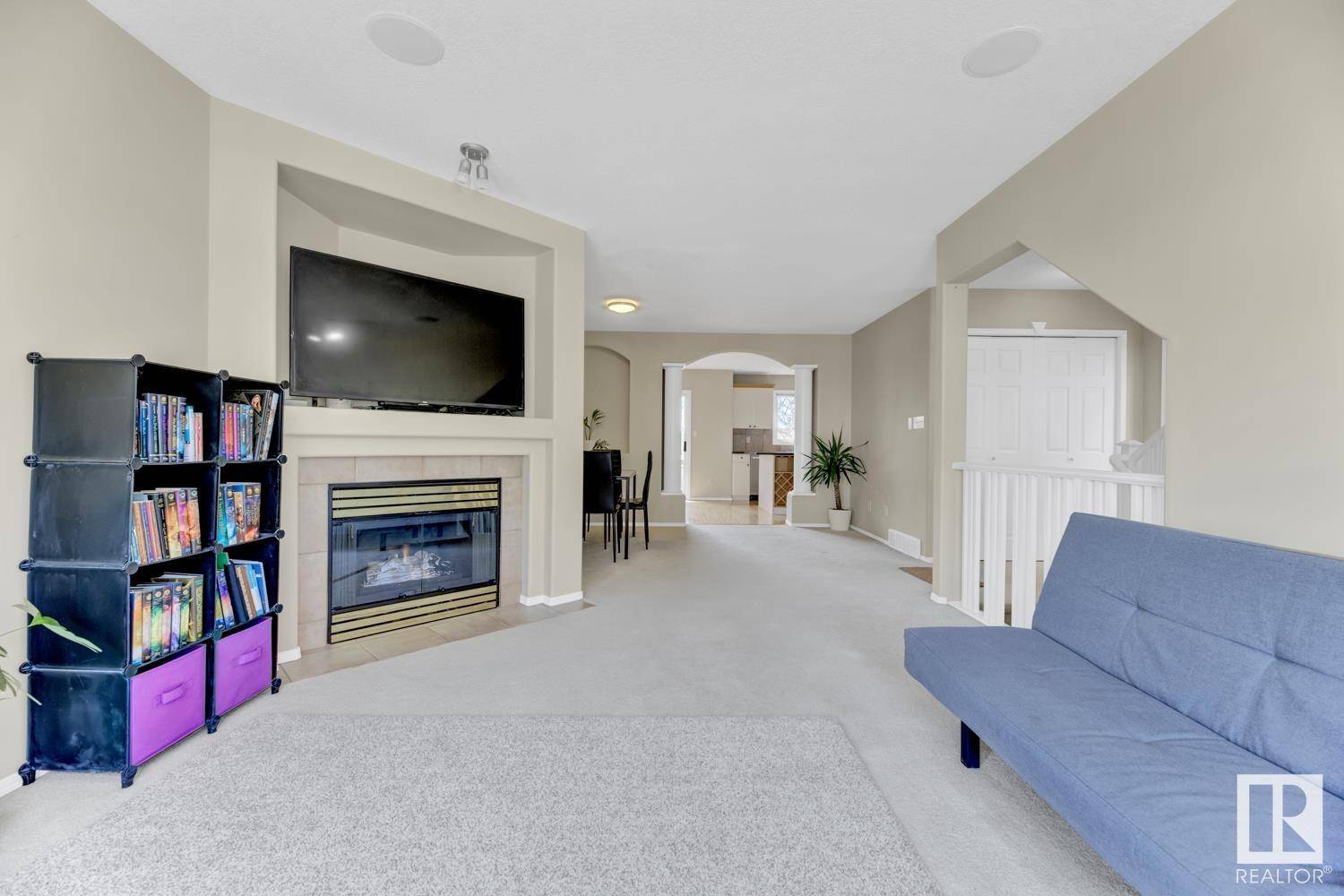 Edmonton, AB T6R2R2,#18 1237 CARTER CREST RD NW