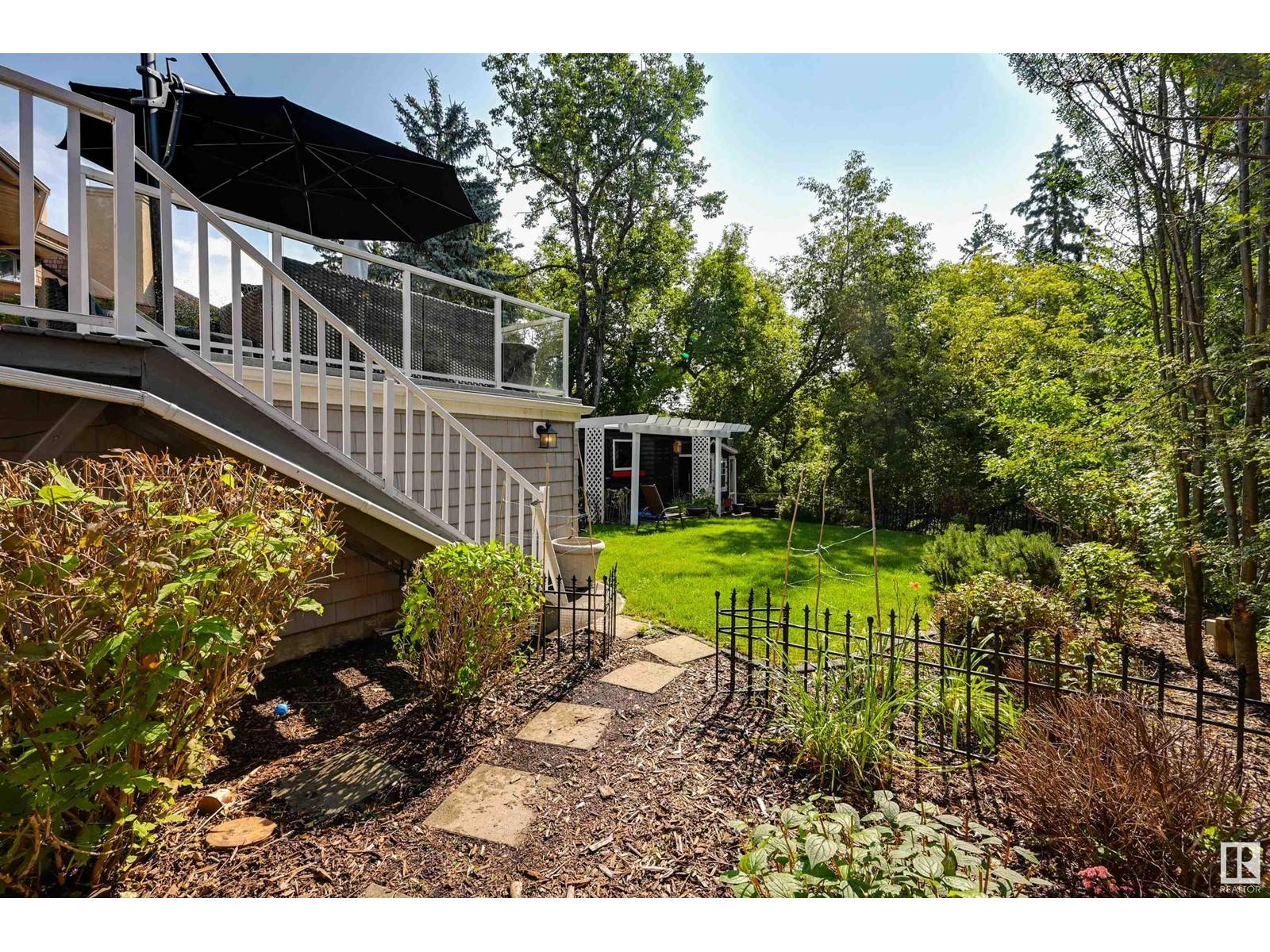 Edmonton, AB T5N3T9,10347 VILLA AV NW