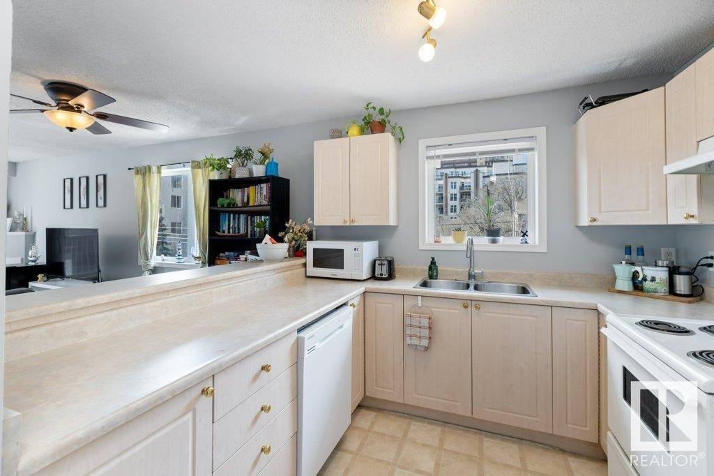 Edmonton, AB T5K2Y5,#418 10403 98 AV NW