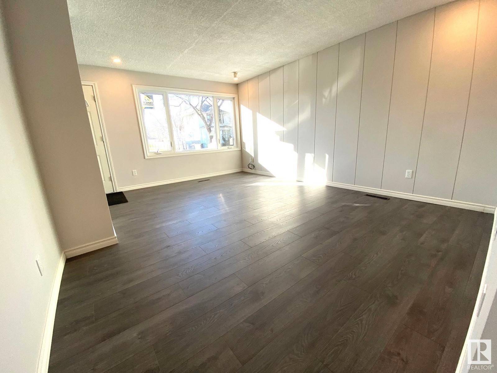 Edmonton, AB T5G1G7,12023 93 ST NW