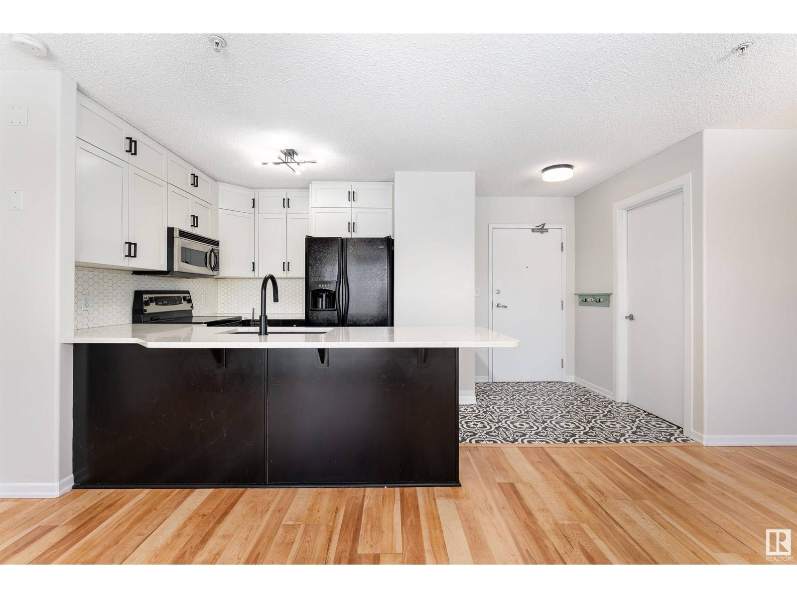 Edmonton, AB T6E4J9,#305 8536 106A ST NW