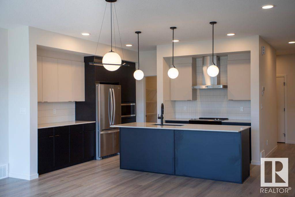 Edmonton, AB T6W5P6,15859 27 AV SW