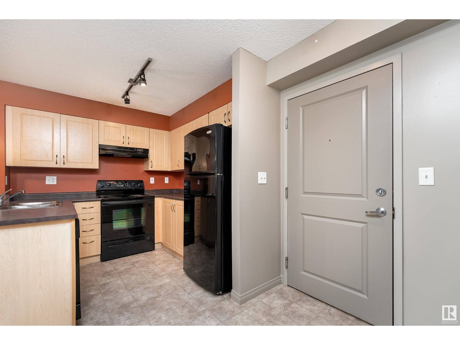 Edmonton, AB T6W1T2,#103 11449 ELLERSLIE RD SW
