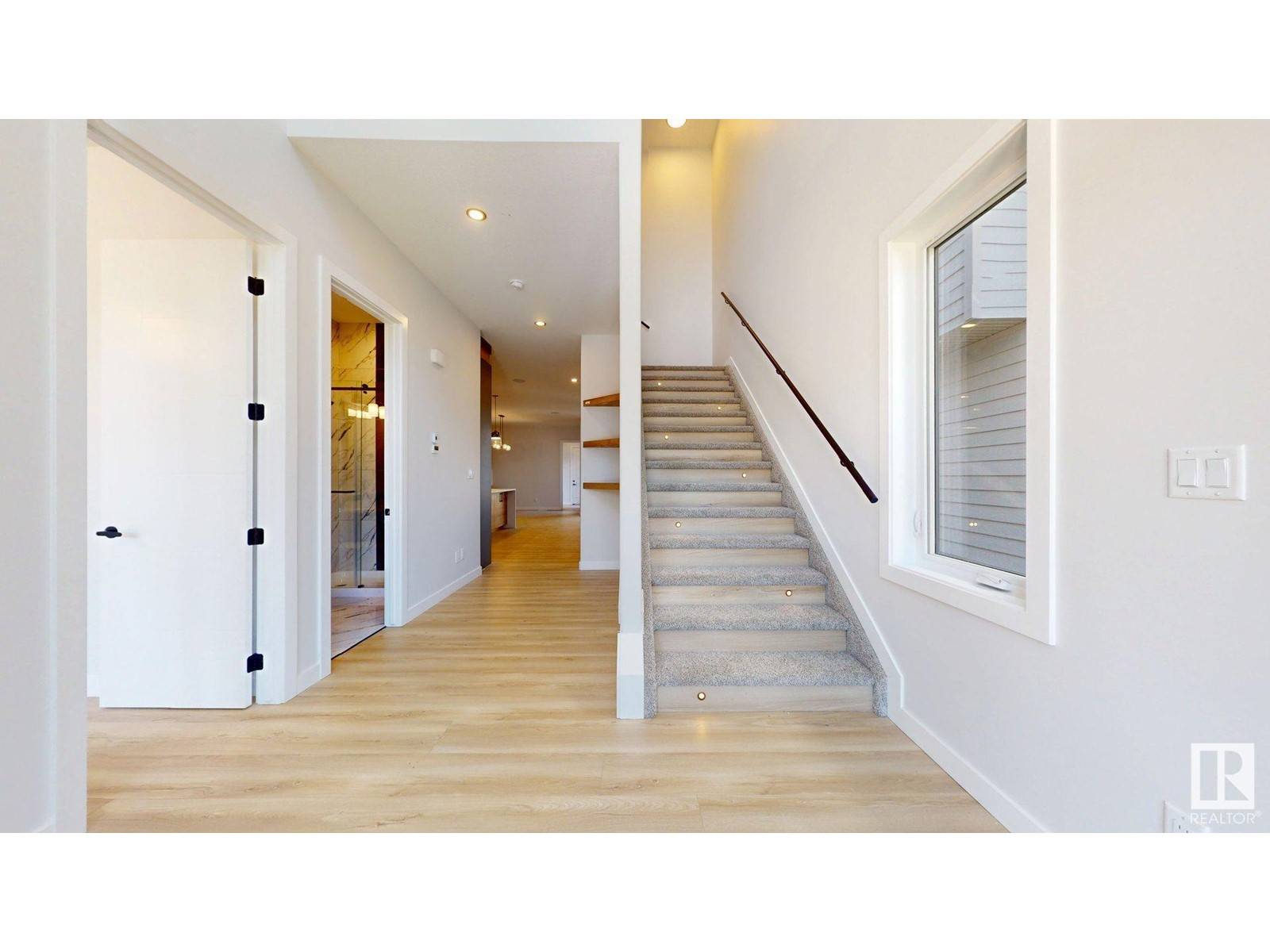 Edmonton, AB T6W1A6,6724 CRAWFORD WY SW