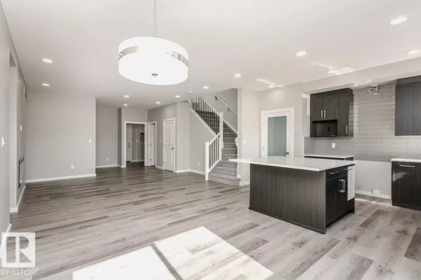 Edmonton, AB T6X3J1,2607 5 AV SW