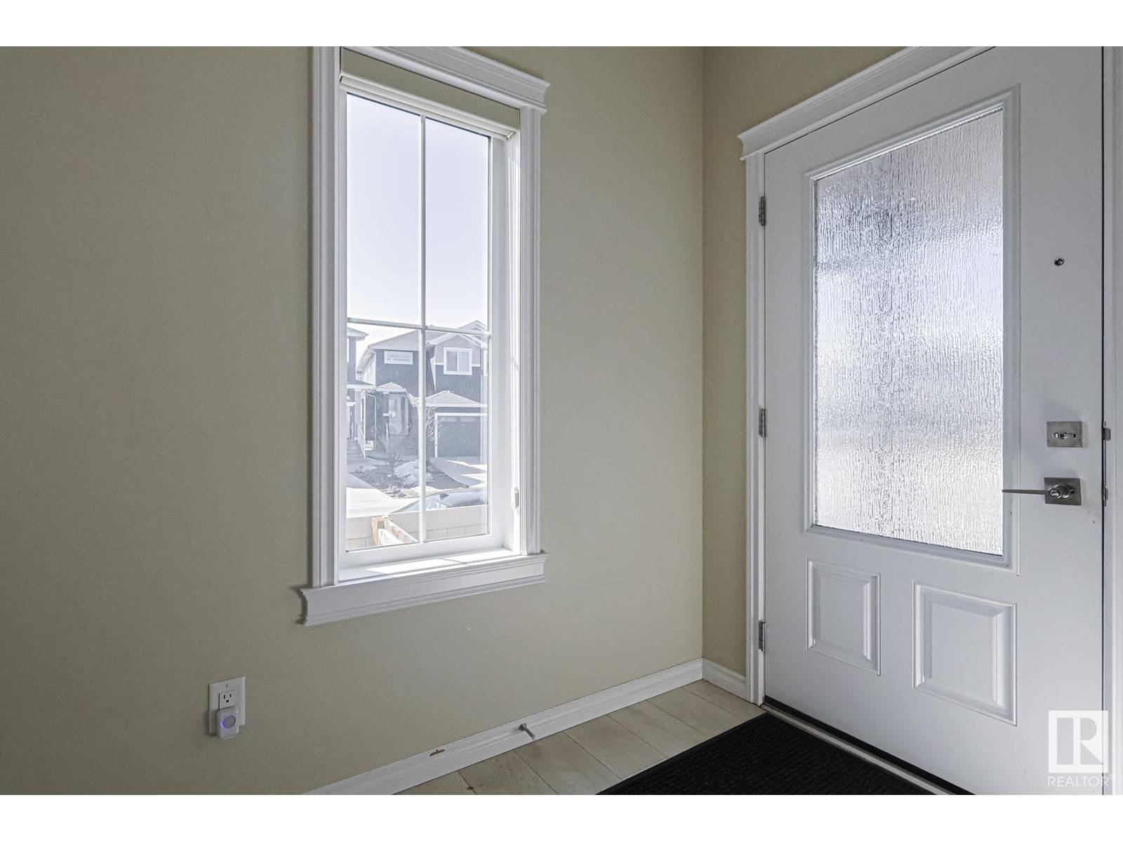 Edmonton, AB T6T2G6,1707 27 ST NW