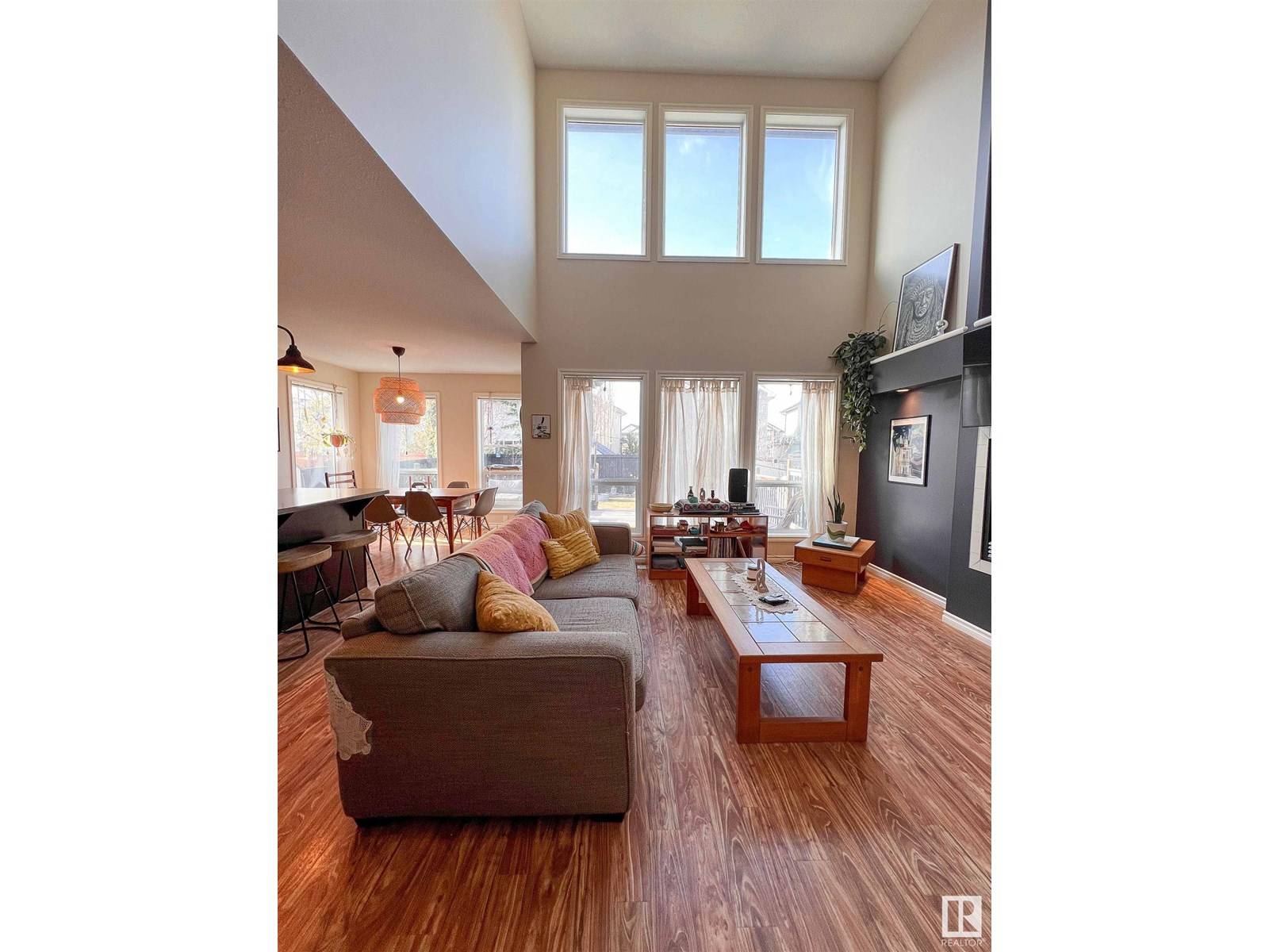 Beaumont, AB T4X0E8,5 BAIE Madelene