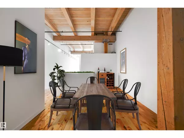 Edmonton, AB T5J1K3,#104 10309 107 ST NW