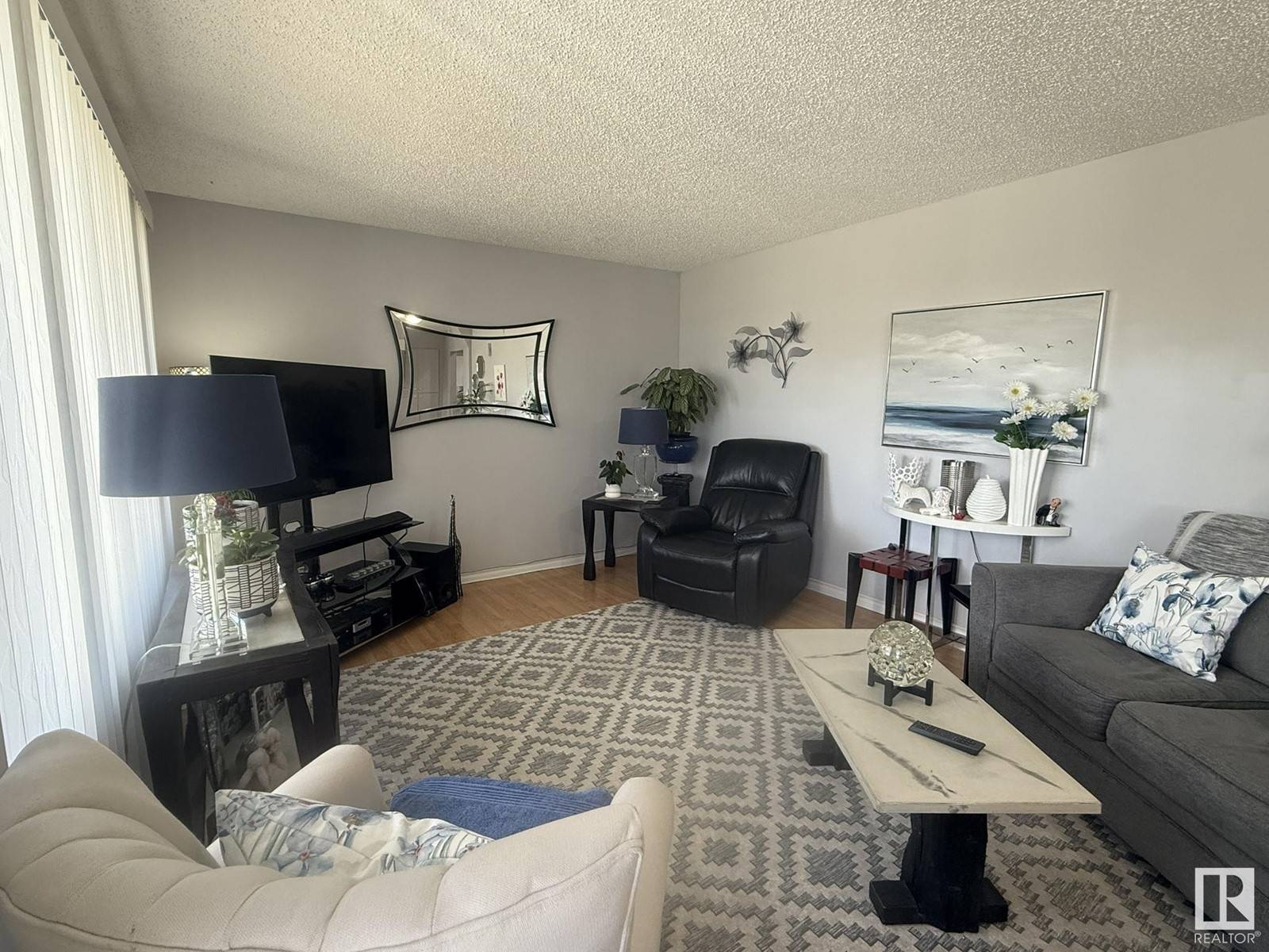Edmonton, AB T5P1R2,10622 150 ST NW NW