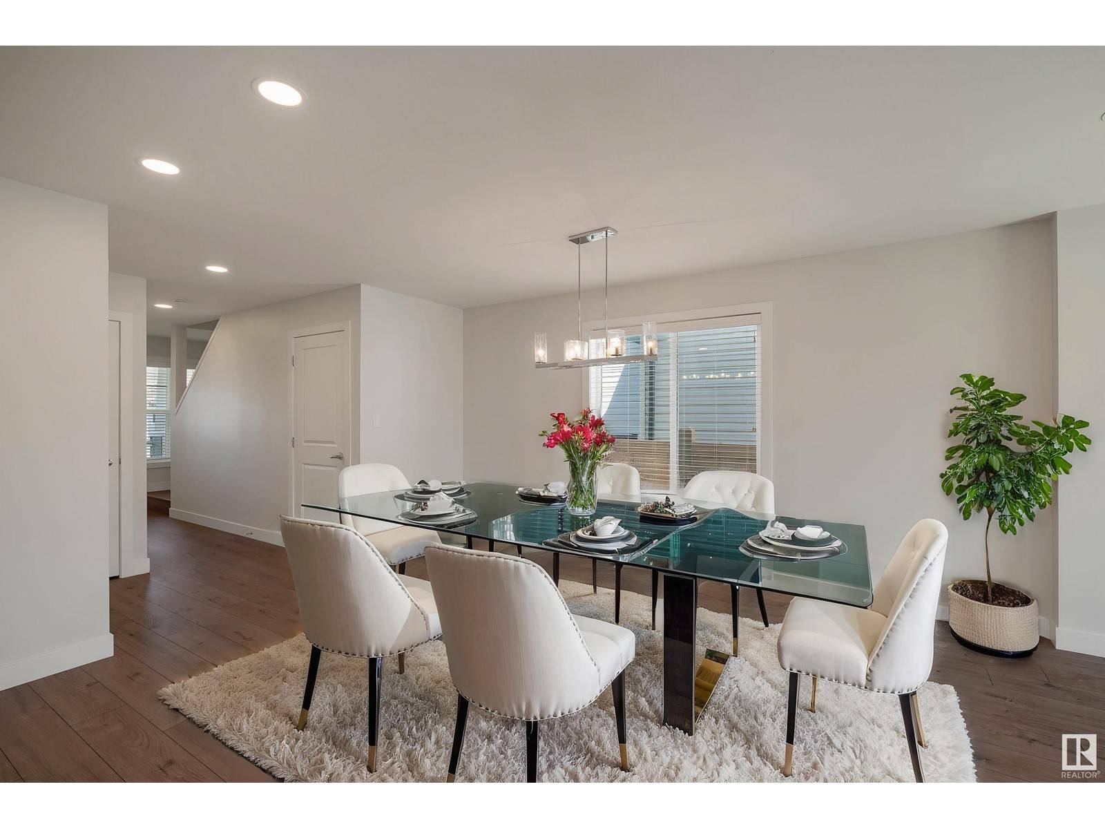 Edmonton, AB T6E4V5,7109 106 ST NW