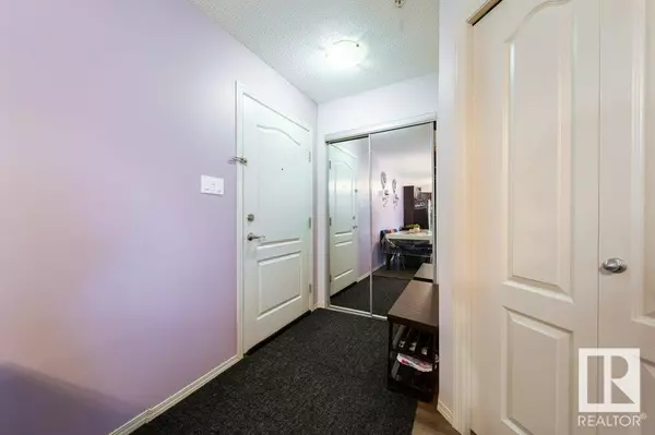 Edmonton, AB T5Y0J6,#105 5951 165 AV NW