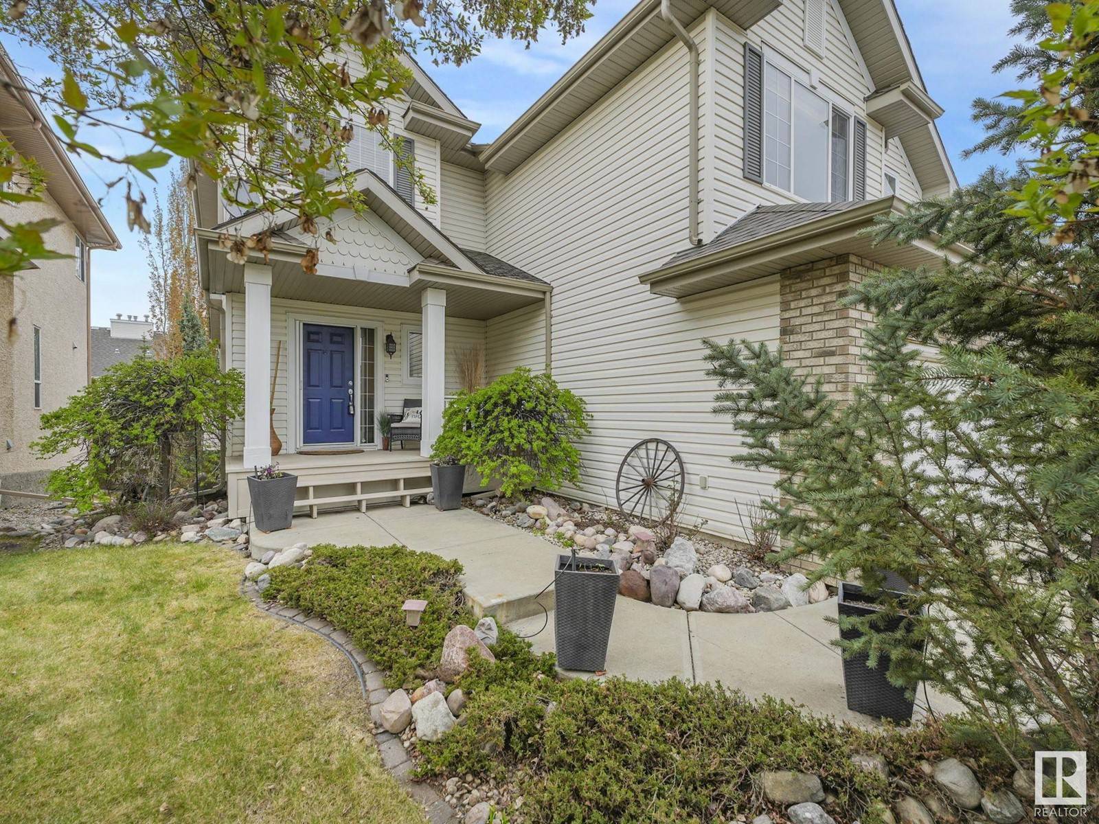 Edmonton, AB T6R2X8,939 Lamb CR NW