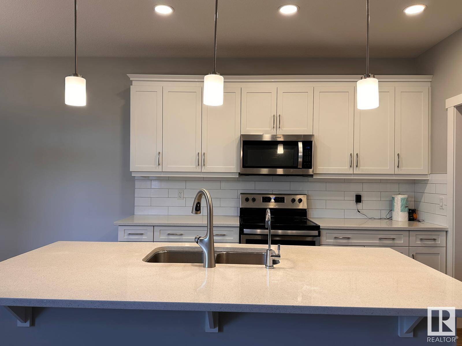 Edmonton, AB T5T7C3,22437 99A AV NW