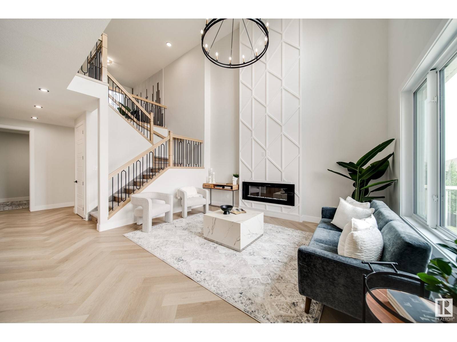 Edmonton, AB T5Y4C9,17043 45 ST NW