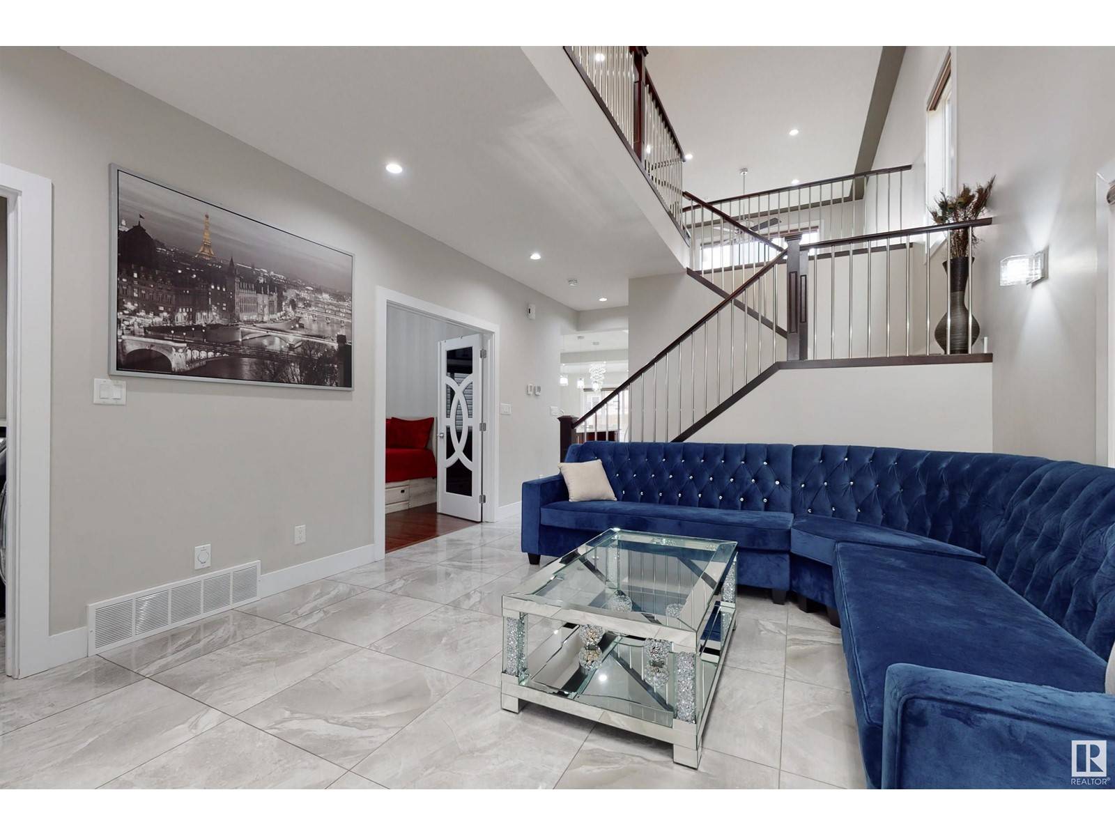 Edmonton, AB T6T0Y5,2617 21a AV NW
