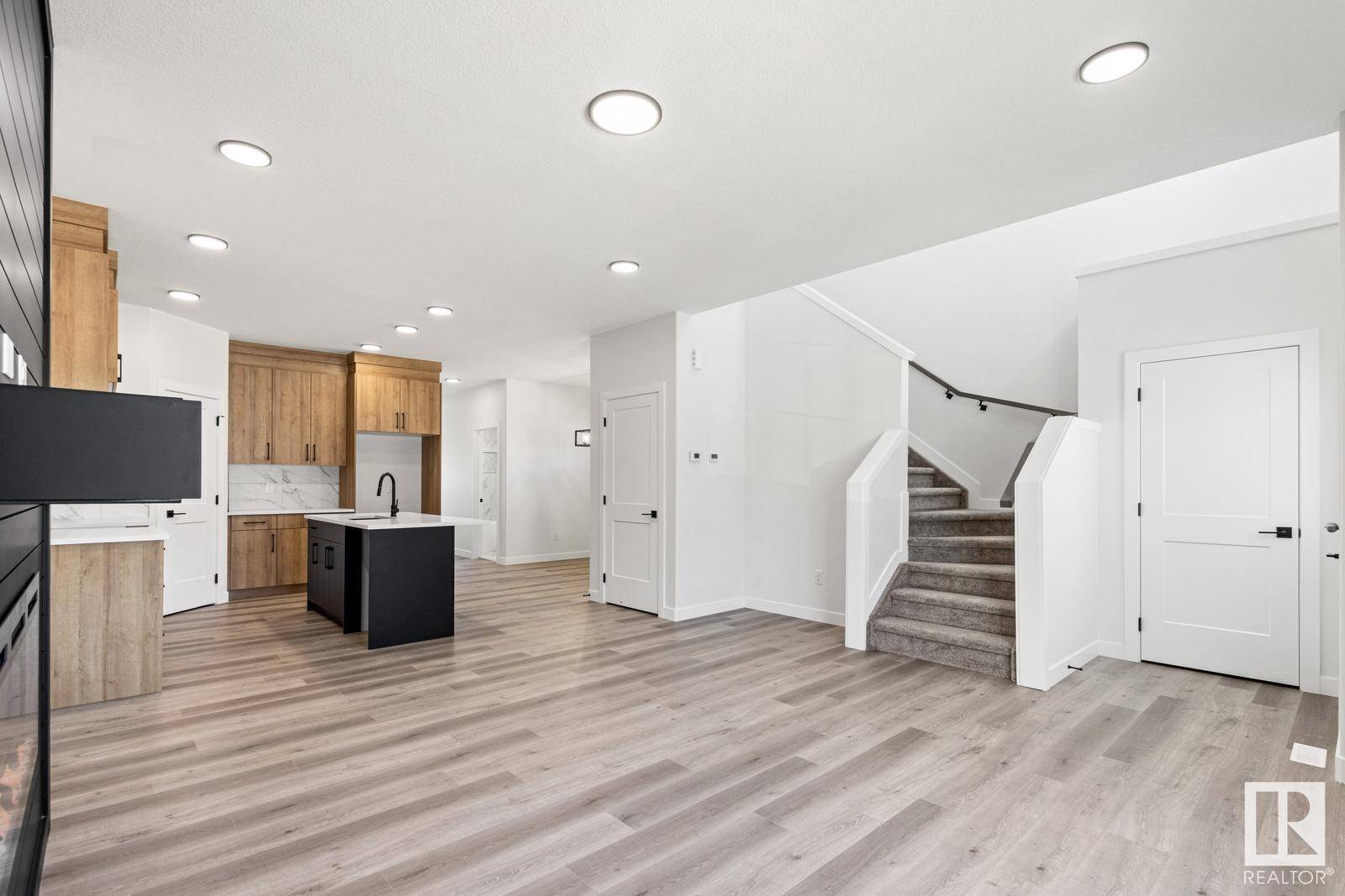 Edmonton, AB T5S0K8,3238 Magpie Link NW NW