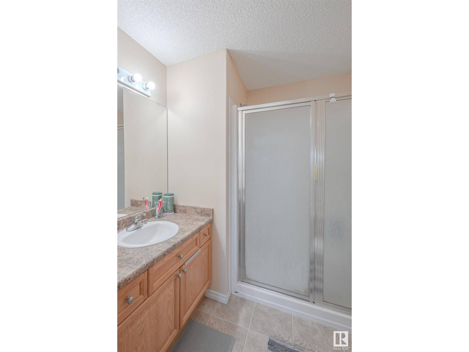 Edmonton, AB T5P4Z6,325 16807 100 Avenue NW NW