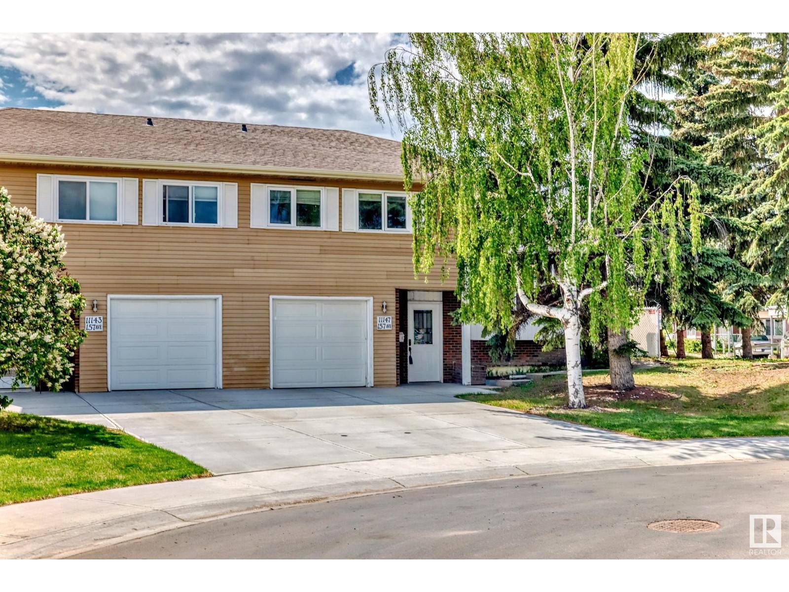 11147 157 AV NW, Edmonton, AB T5X4V1