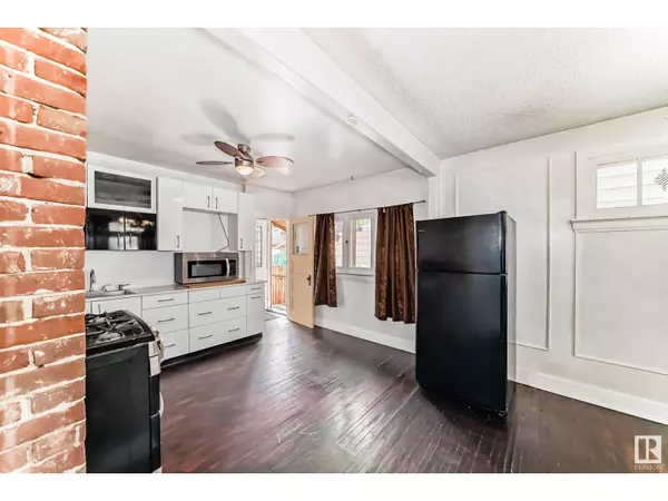 Edmonton, AB T5G1T8,11619 96 ST NW