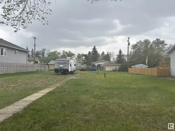 5020 50 ST, Redwater, AB T0A2W0