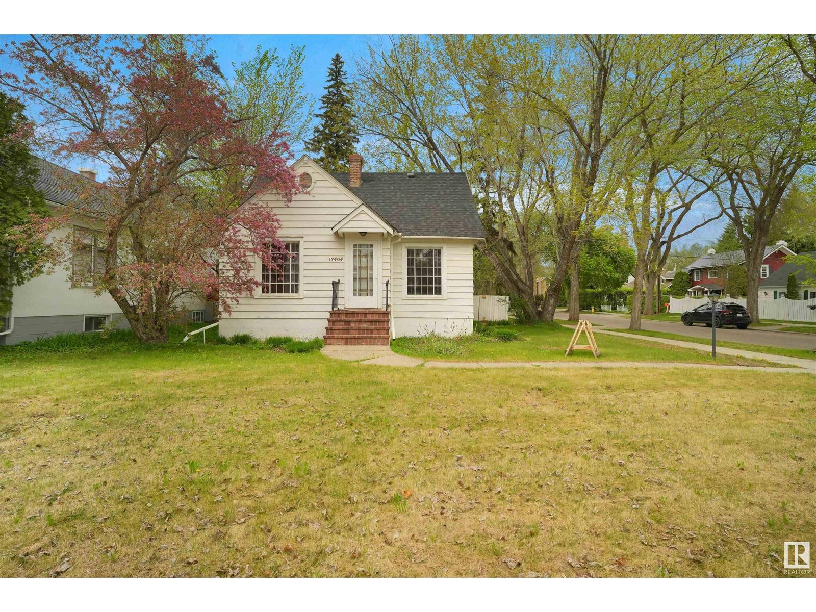 13404 102 AV NW, Edmonton, AB T5N0N4