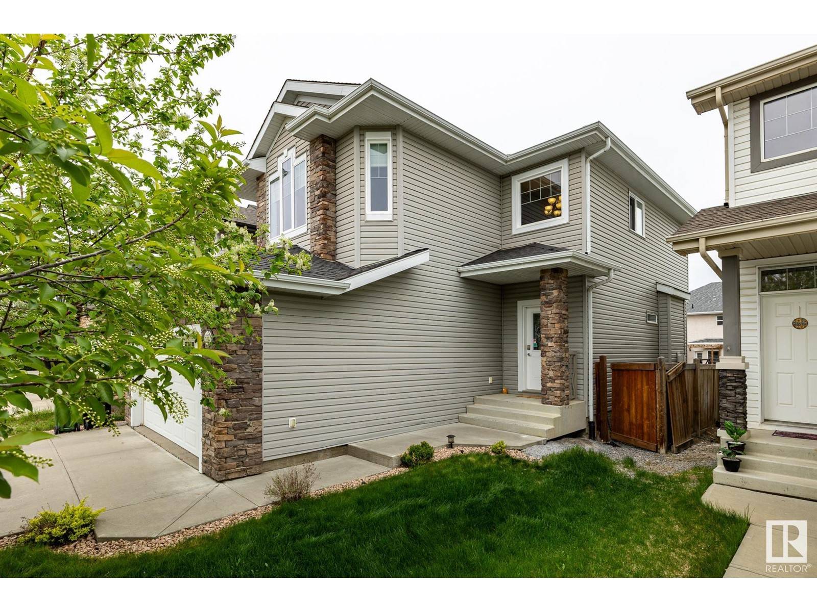 Edmonton, AB T6X0L9,6720 19 Ave SW SW