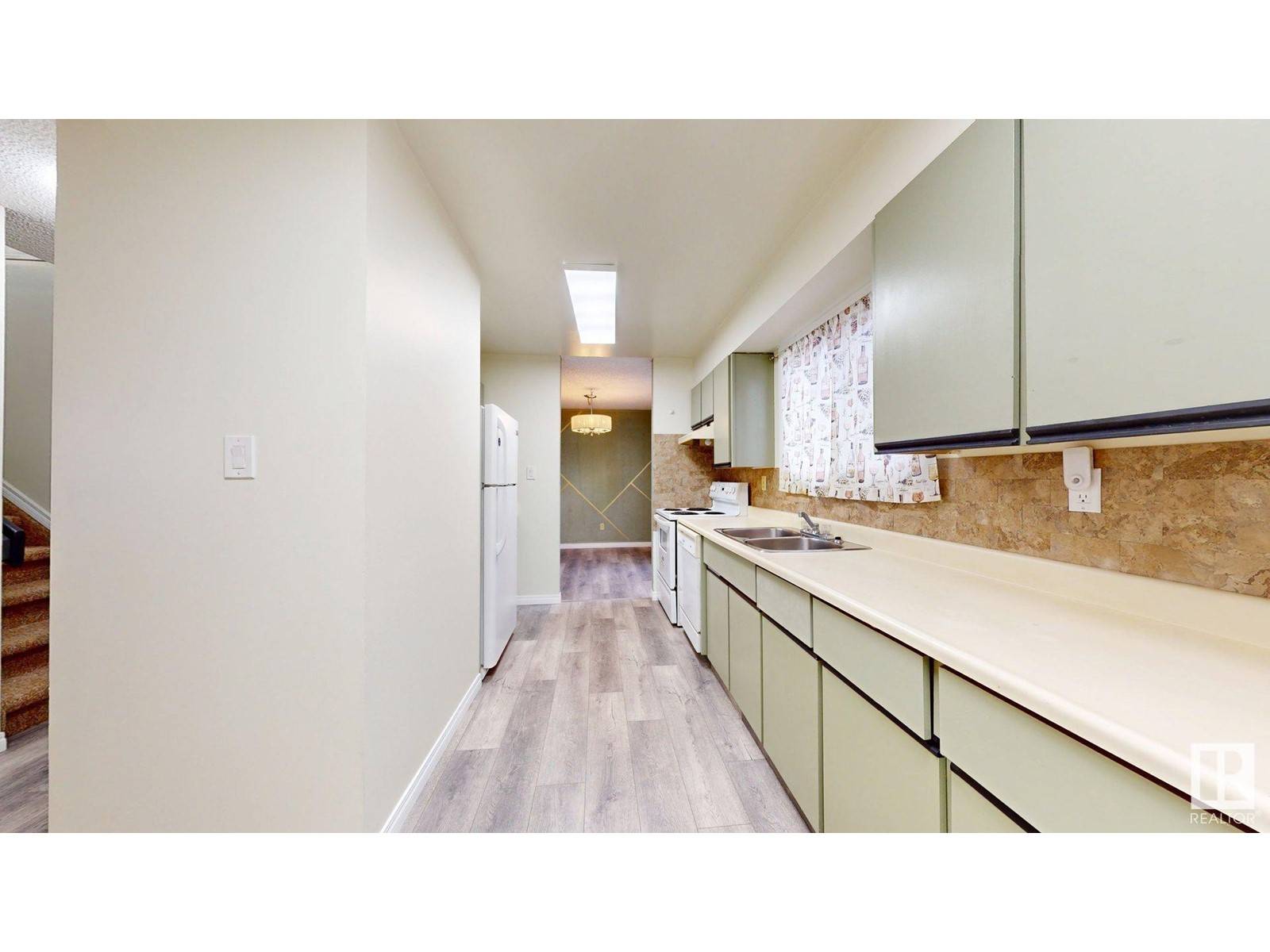 Edmonton, AB T6H5S9,#45 4403 RIVERBEND RD NW