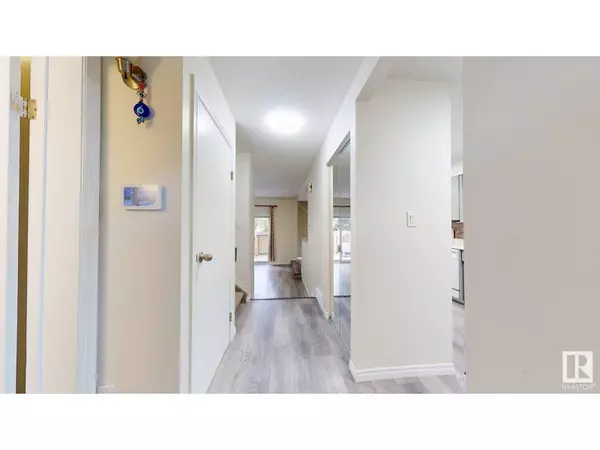 Edmonton, AB T6H5S9,#45 4403 RIVERBEND RD NW