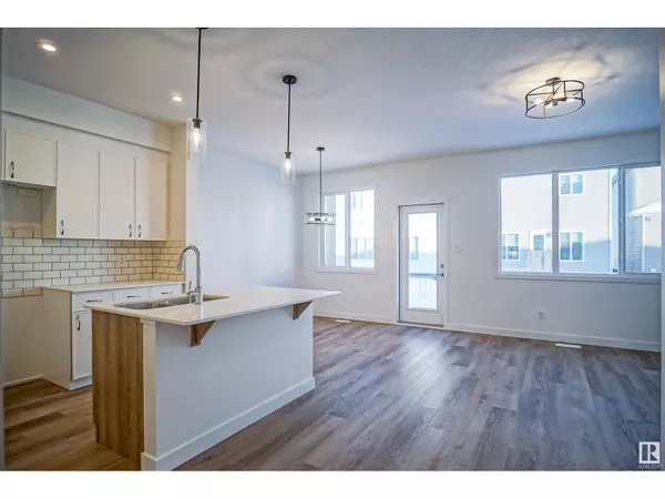Edmonton, AB T5Y4E9,17345 6A ST NE