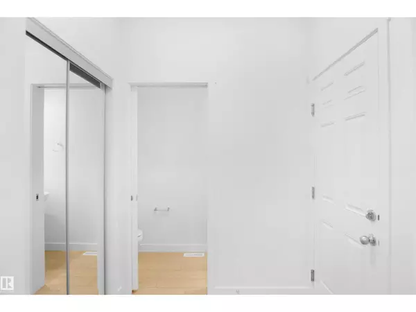 Edmonton, AB T5Y4E9,17333 6A ST NE