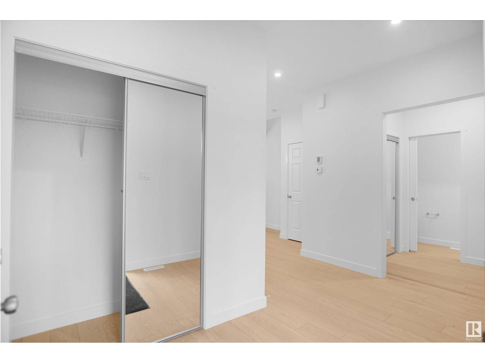 Edmonton, AB T5Y4E9,17333 6A ST NE