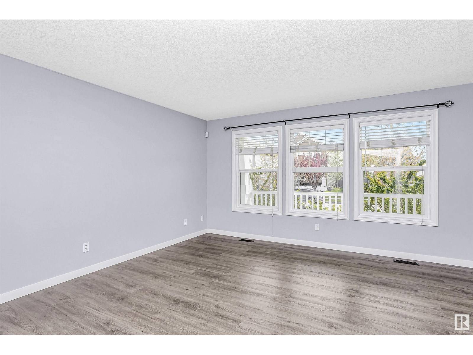 Edmonton, AB T6T0E7,1130 37A AV NW