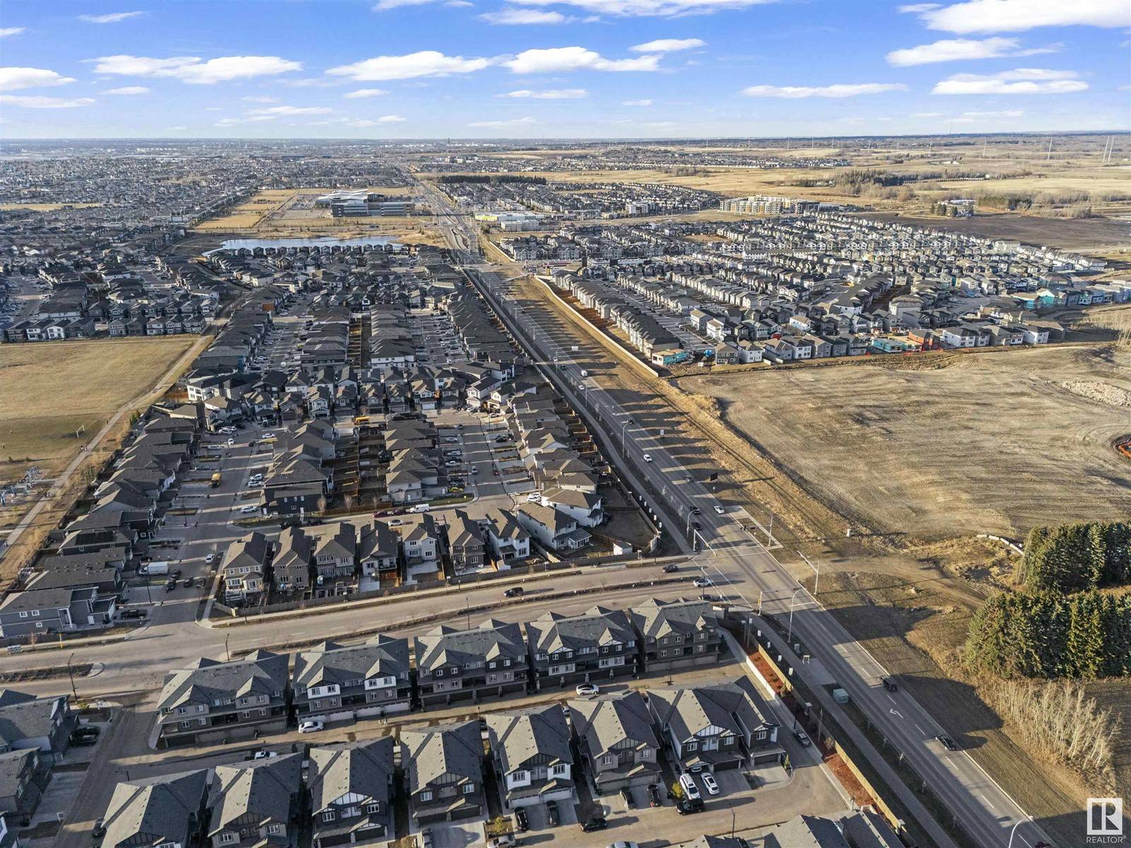 Edmonton, AB T6T2C3,#2 1703 16 AV NW