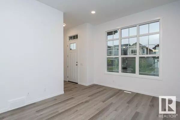 Edmonton, AB T5Y4A5,6253 175A AV NW