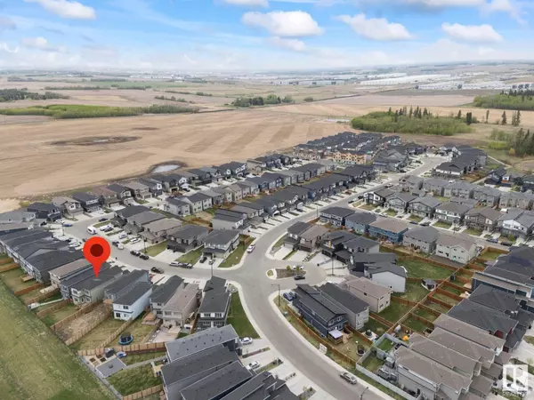 Edmonton, AB T6X2Z4,9413 PEAR CR SW