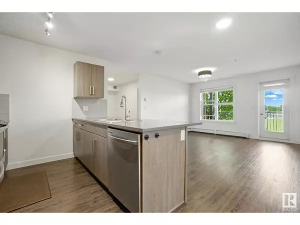 #212 667 WATT BV SW, Edmonton, AB T6X0Y2