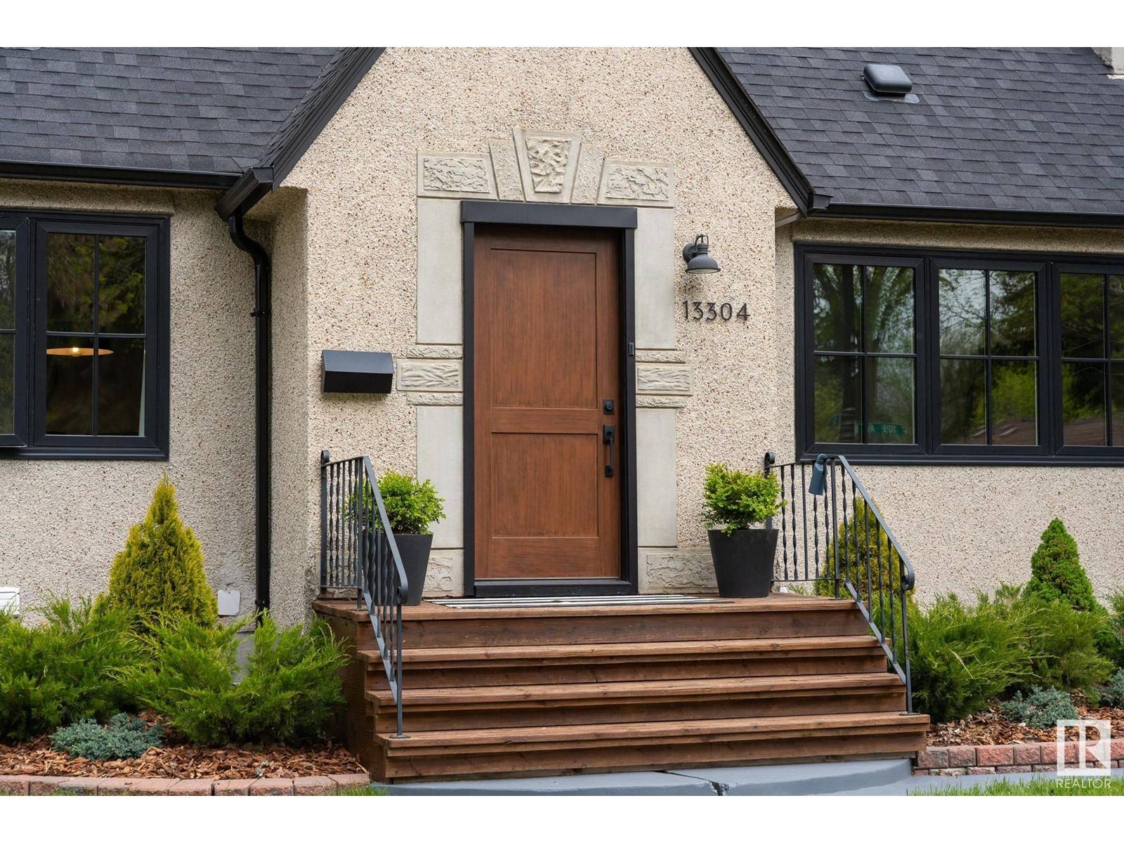 Edmonton, AB T5M2G5,13304 109 AV NW