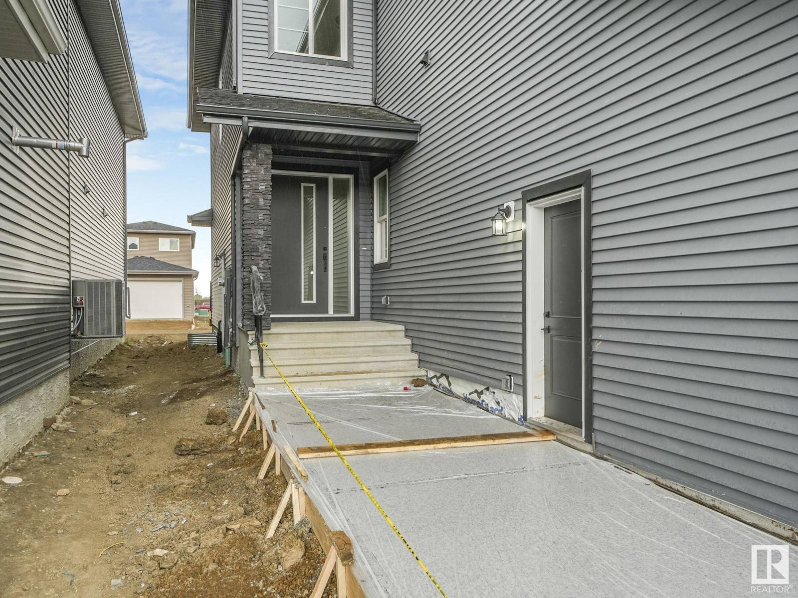 Leduc, AB T9E1T1,141 Creekside LN