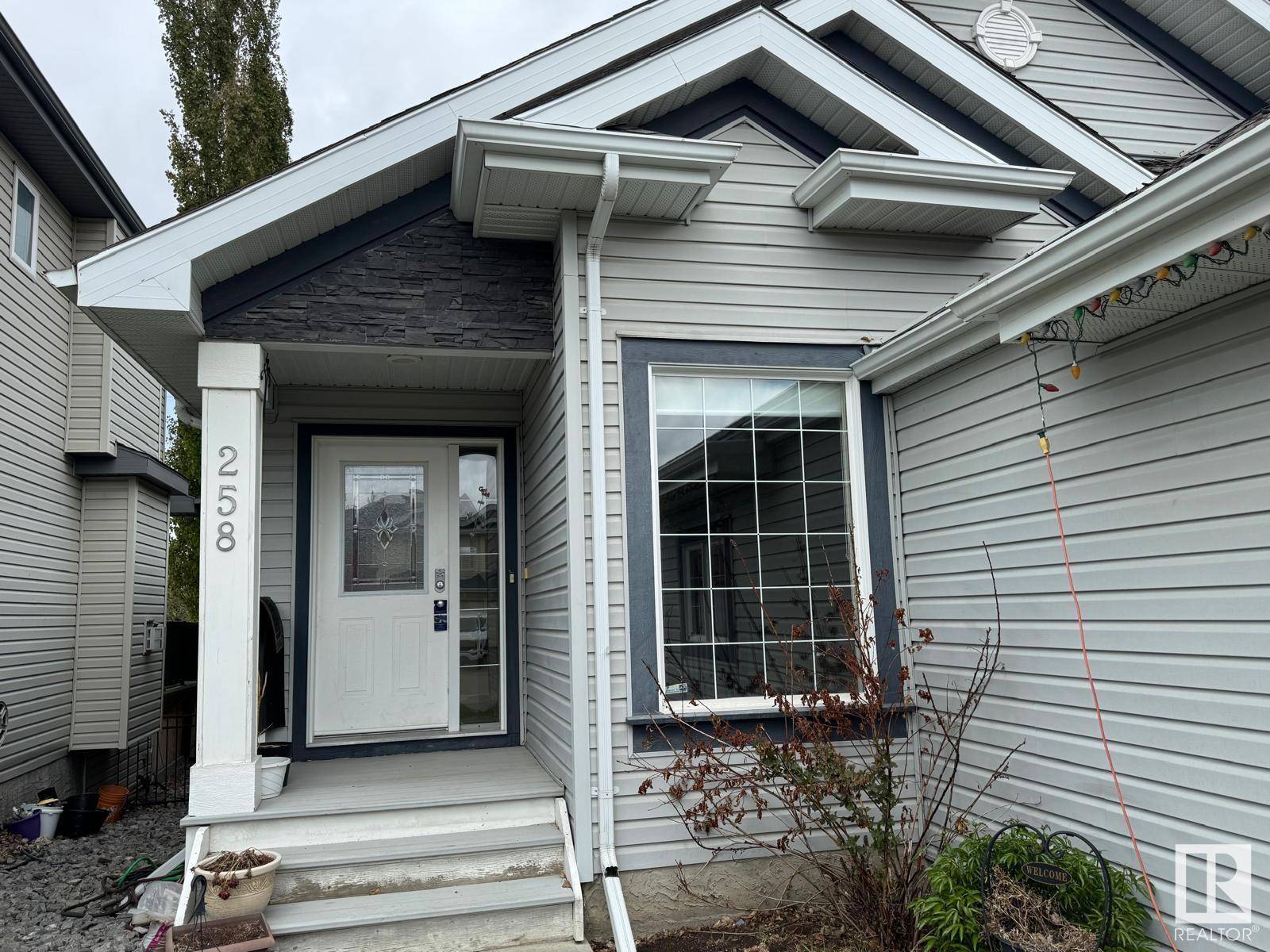 Edmonton, AB T6R3G5,258 Hilliard Green NW