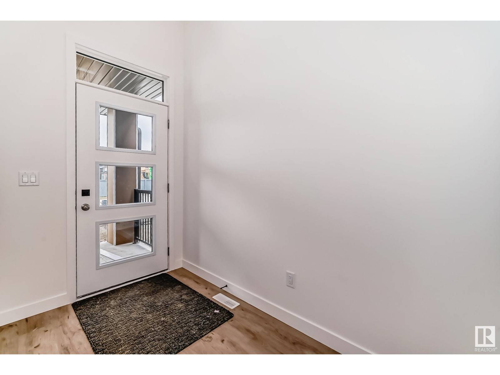 Edmonton, AB T6W4V9,5723 Kootook WY SW