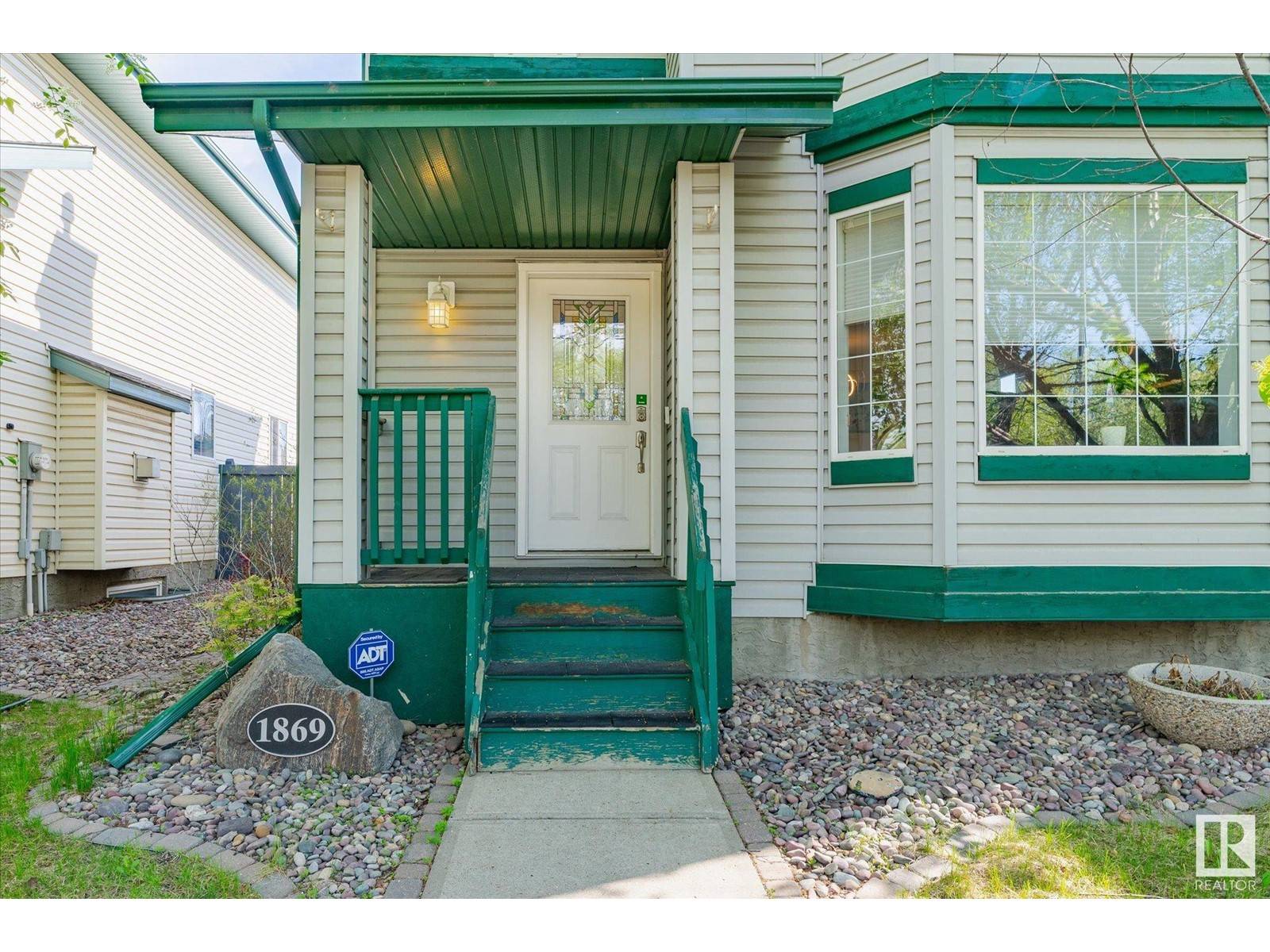 Edmonton, AB T6R3J6,1869 Towne Center BV NW NW