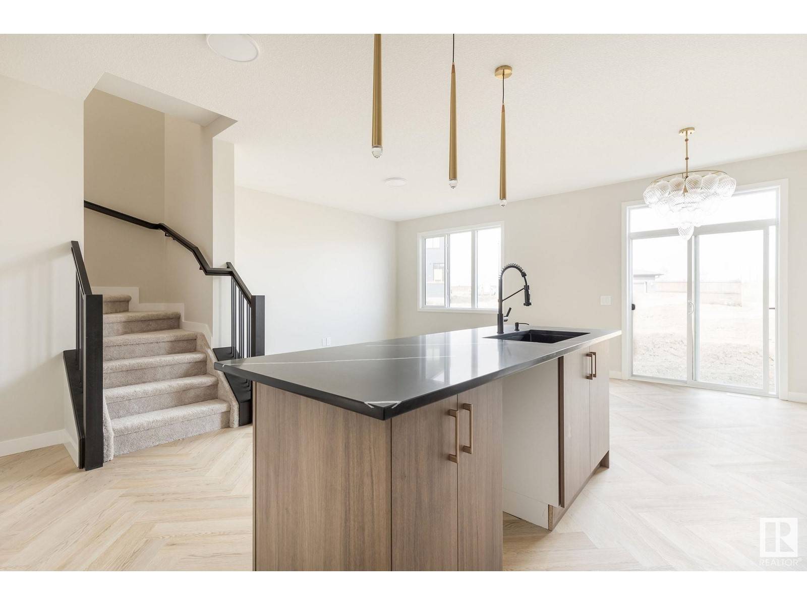 Edmonton, AB T6W4R4,8230 Kiriak LO SW