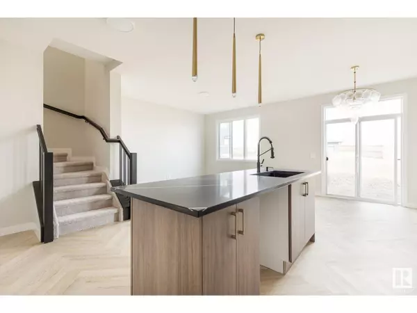 Edmonton, AB T6W4R4,8230 Kiriak LO SW